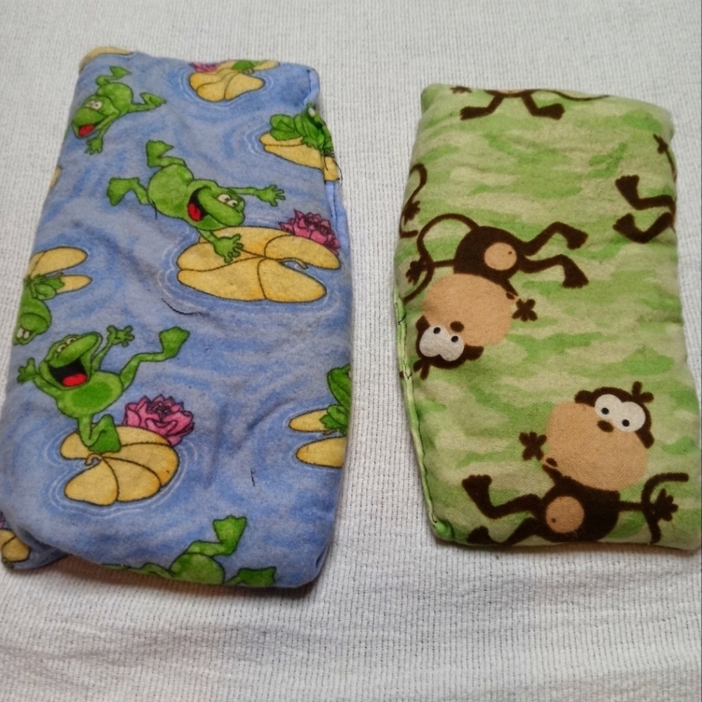 Two small decorative cartoon material heating rice pads